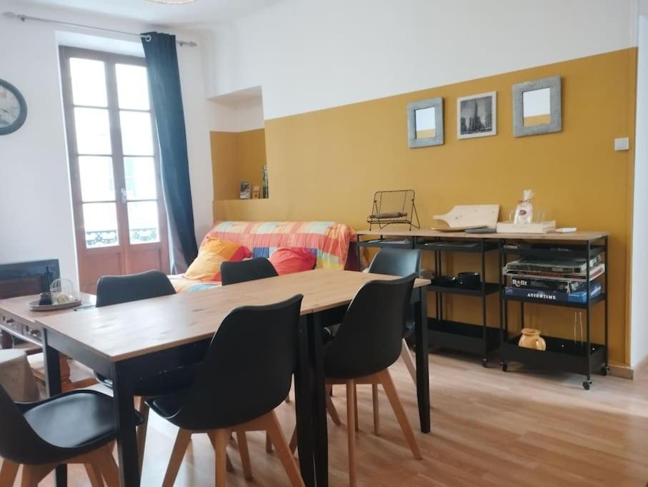 Appartement En Plein Centre. Carpentras Exteriör bild